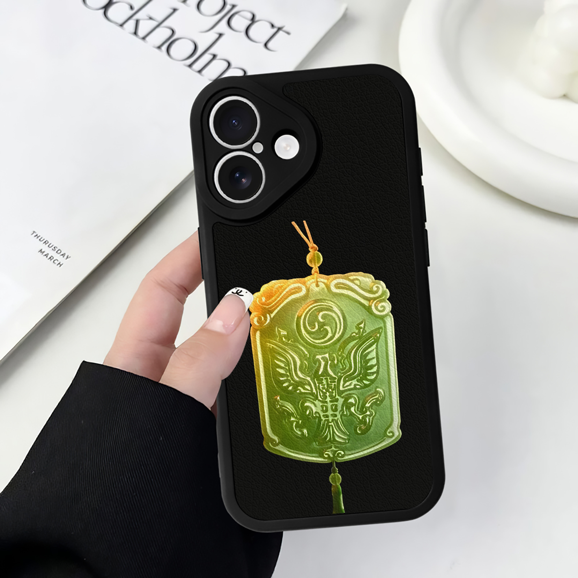 （画像用） Ne Zha 2 ナタ 魔童の大暴れ 【iPhone 16シリーズ対応】シリコンスマホケース（レザー調） 材質：シリコン